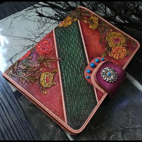 Handmade leather custom-made high-end cow leather carved rosewood Rosewood Flowers Lady's A5 Six-hole loose-leaf notebook