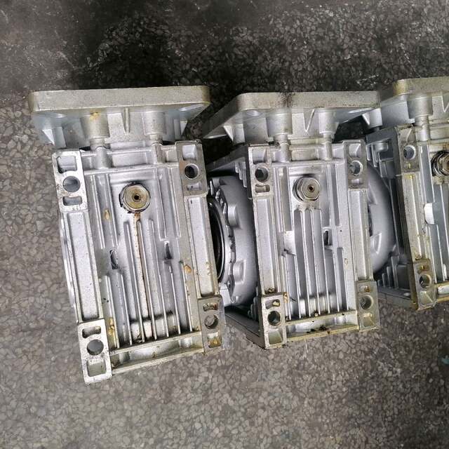 Negotiable Price for Rv75 Reducer, Speed Ratio 1:20, Motor Input Bore Diameter 22mm, Output 28mm