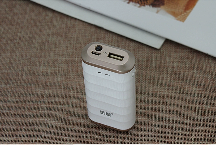 Mật độ P1 sạc kho báu 6000mAh điện thoại di động máy tính bảng phổ thông sạc nhanh mini cầm tay 2.1A cung cấp năng lượng di động cục sạc dự phòng ava