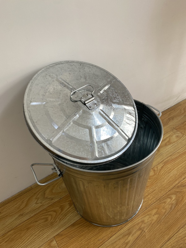 Manufacturer 55-Liter Fire-Resistant Galvanized Trash Can with Lid, Iron Bucket, Flame-Retardant Round Storage Bin for Marine, Kitchen, and Outdoor Use