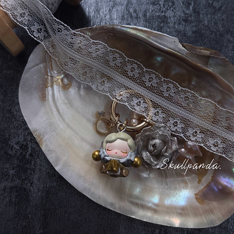 Authentic Sp Four-Act Play Creative Cartoon Car Keychain for Women, High-End Vintage Style Eternal Flower Bag Phone Pendant