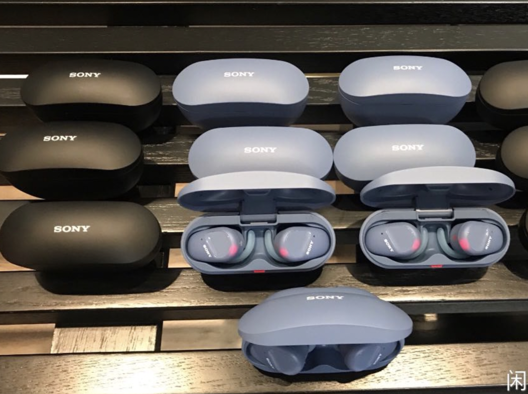 Sony Sony WF-Sp700 SP800N 1000XM3 Bluetooth left and right unit charging box charging compartment supplementary