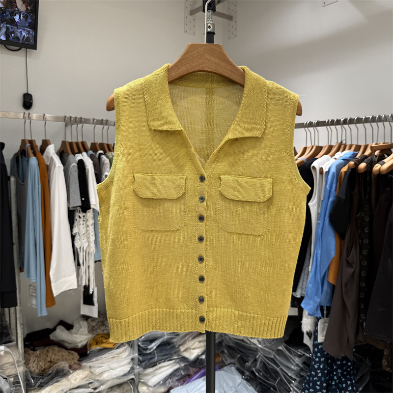 37092 Genuine 2026 Summer New Product Lapel Short Button Pocket Ice Silk Knitted Vest Sleeveless Tank Top for Women 37092 Genuine 2026 Summer New Product Lapel Short Button Pocket Ice Silk Knitted Vest Sleeveless Tank Top for Women