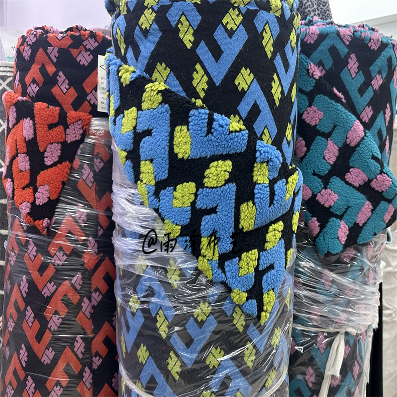 Limited Edition Jacquard Knitted Wool and Lamb Wool Fashion Fabric in 4 Colors, Suitable for Coats, Jackets, and Bags