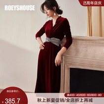 Luo Yi V-neck velvet dress female autumn and winter new temperament red slim-fit lace-up velvet skirt 01208