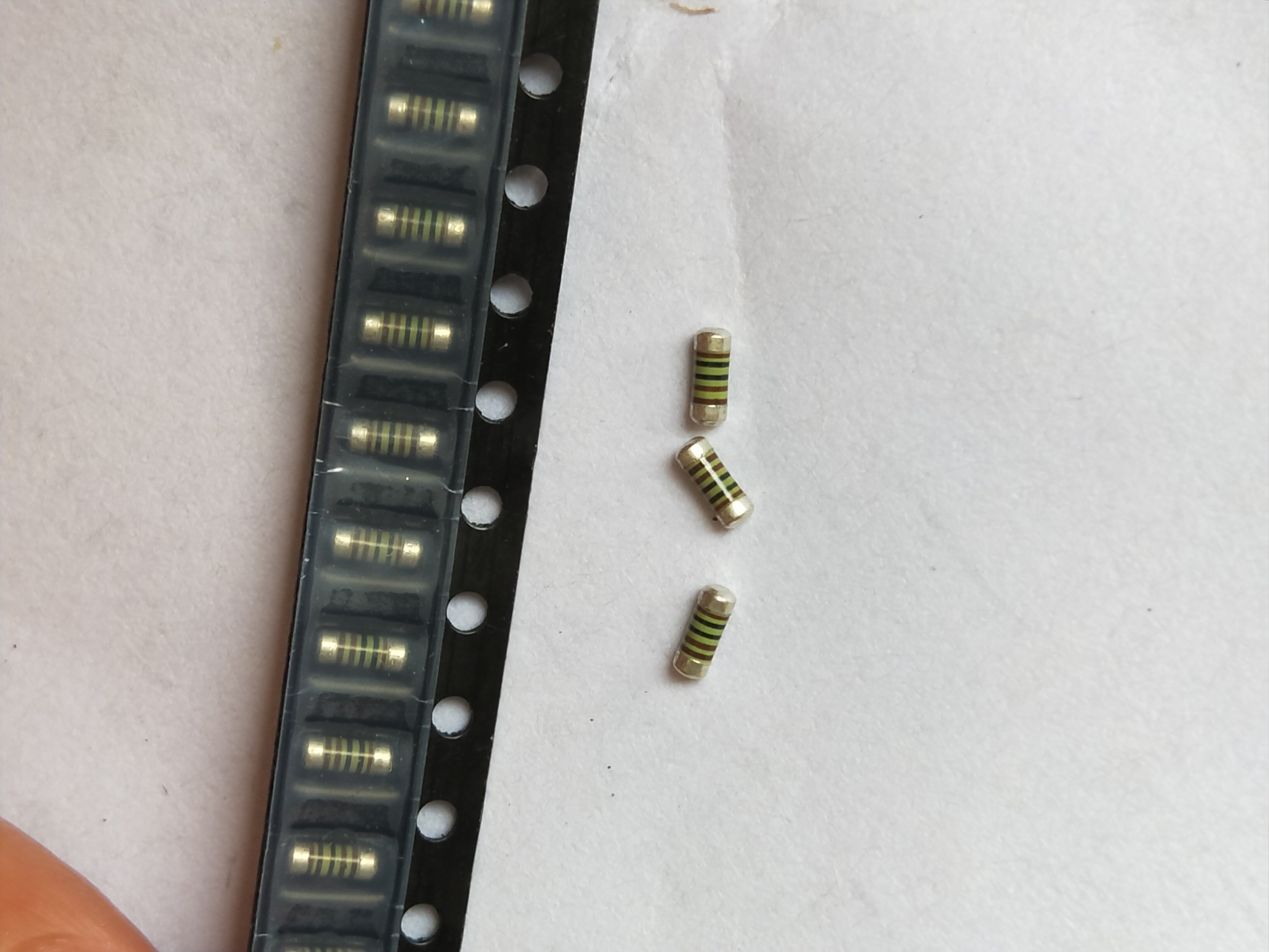 0204 patch wafer resistance 1 54K 7 5K 3 74K 2 37K 2 74K cylindrical patch resistance-Taobao