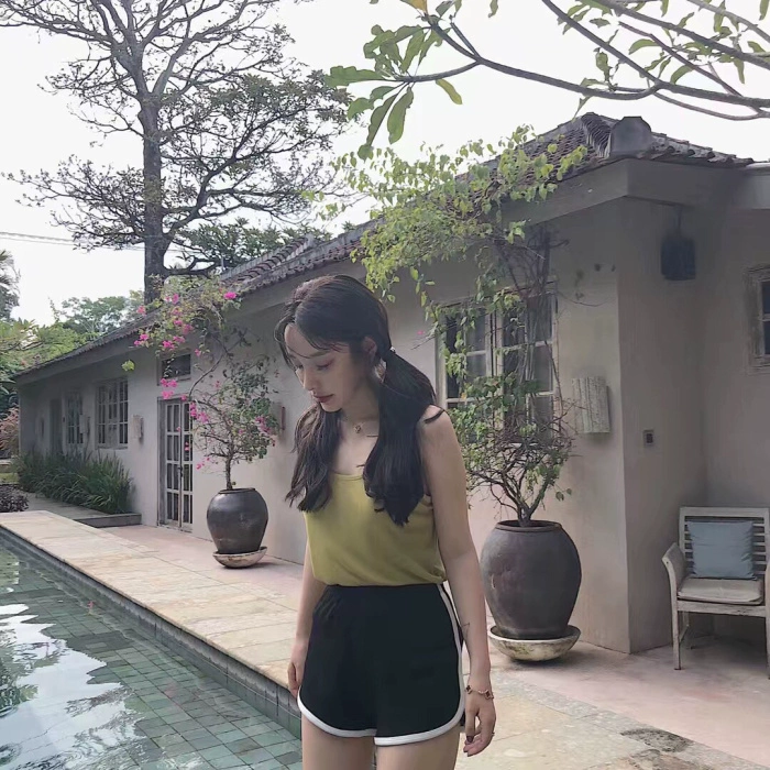 TIME mùa hè sản phẩm mới bốn màu cơ bản mẫu dây đai nhỏ hoang dã vest nữ màu rắn áo kiểu nữ đẹp tuổi 35