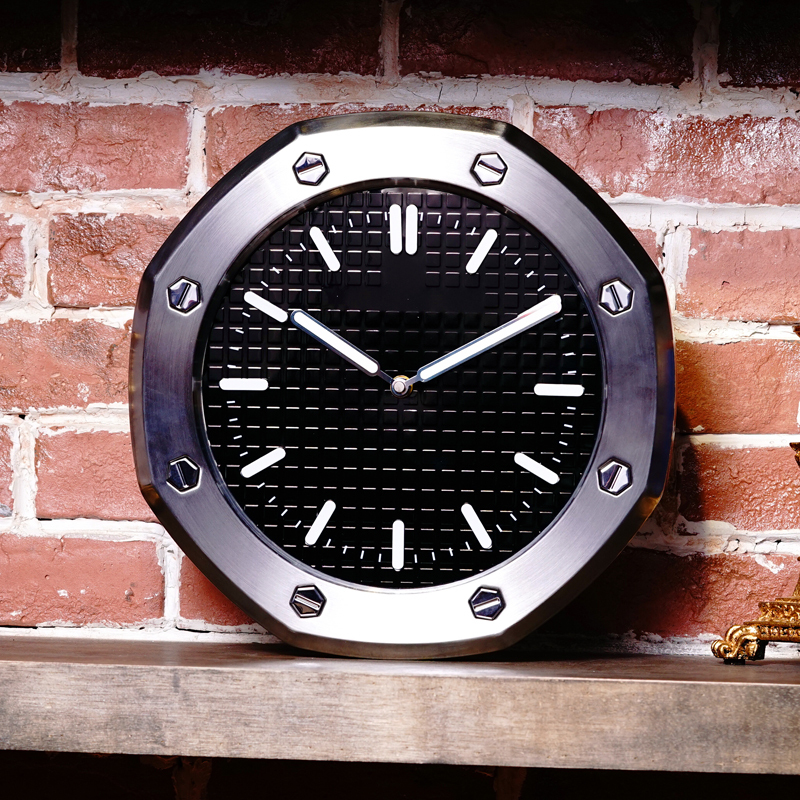 Hot-Selling Ap Wall Clock for Living Room, Modern Simple and Stylish Art Decoration Clock, Silent Luminous Metal European-Style Quartz Clock