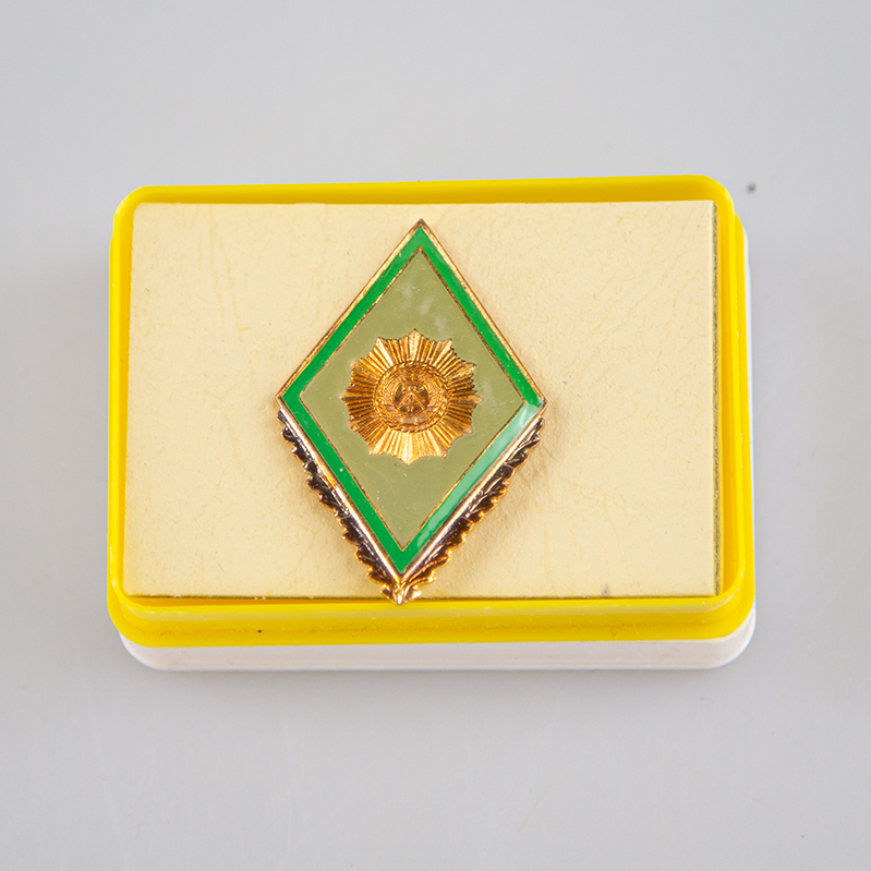 East German Socialist Germany MDI Border Guard Officer Badge