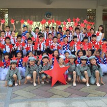 Five-pointed star props Red Star chorus National Day Games opening ceremony holding a star to build a party performance dance