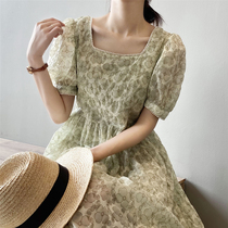 Square collar floral short sleeve dress women 2021 summer new heavy industry French sweet bubble sleeve a Medium-length dress