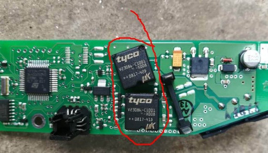 2 Relais Auto 5 Broches TYCO V23086-C1001-X008 - Neufs
