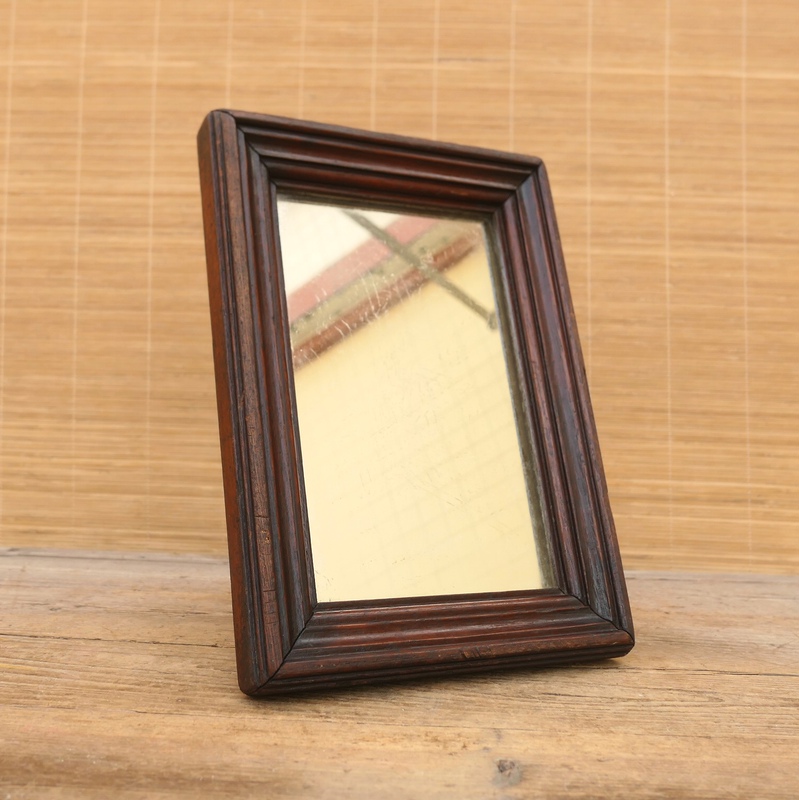 Antique Old Picture Frames, Teak Wood Old Picture Frames, Old Photo Frames, Antique Old Objects Suitable for Retro and Nostalgic Decorative Use