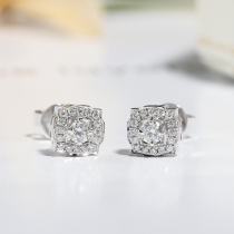Vallon jewelry 18K gold diamond earrings 30 minutes 1 karat effect Belle platinum qun xiang explicit manager recommended