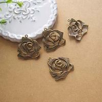 1 бронзовая полая роза