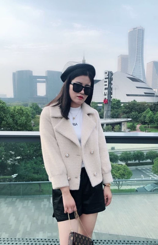 Phần thưởng cho thấy mùa đông thanh lịch mới mỏng bờm vàng ngắn chiếc áo khoác nhung nữ áo khoác nữ 66R2 áo khoác nữ trung niên