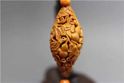 Olive core carved gourd hand-carved single pendant Fluke Bandai old material Vajra Bodhi star moon accessories