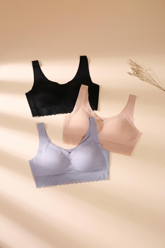 Japanese Original Comfortable Wireless Bra with German Imported Dot-Adhesive Design for a Snug and Comfortable Fit Japanese Original Comfortable Wireless Bra with German Imported Dot-Adhesive Design for a Snug and Comfortable Fit