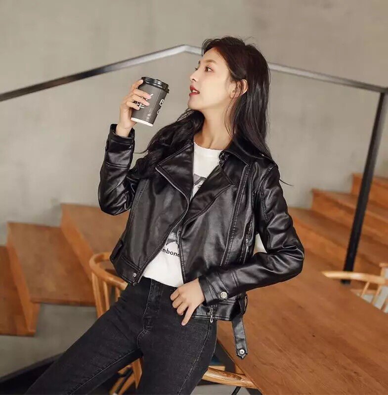 Leather coat woman in autumn 2023 new little leather clothes short small locomotive clothes large PU leather jacket