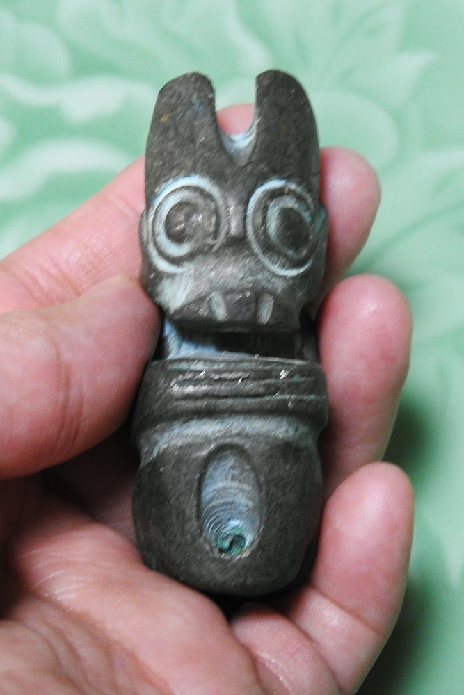 Xuaniron finely carved Hongshan culture to play the pieces