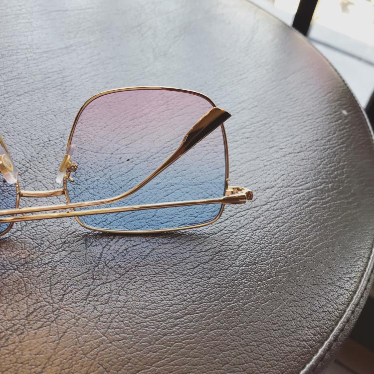 Mùa hè mới kính nữ vuông kính nữ kính đi du lịch bên bờ biển kính mát kính louis vuitton
