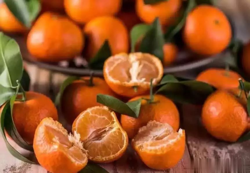 入冬后不论贫富，多吃这5种水果，润肺降燥美容还不上火 