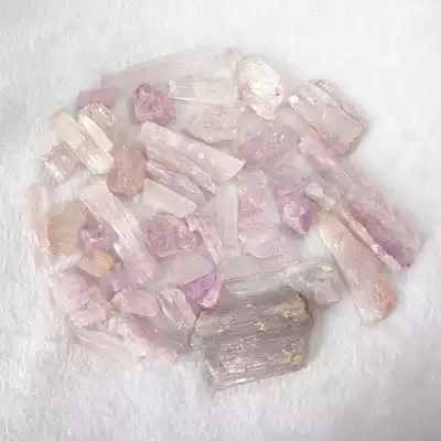 Natural purple spodumene rough Translucent purple spodumene crystal fluorescent mineral reaction single gram price