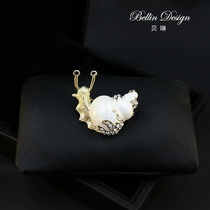 Japanese Cute snail small brooch cardigan pin fixed clothes suit decoration wild corsage accessories 3252