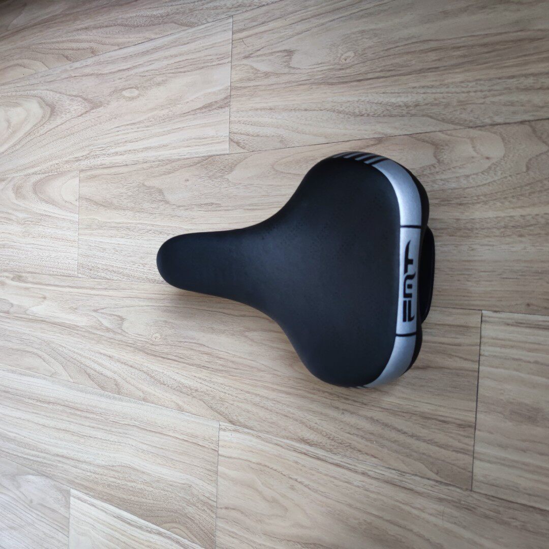 Scud Magnetic Car Accessories Saddle Seat Cushion Cushion