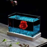 Танк с длинно полосатым с деревянной лампой с моланшей