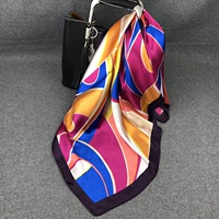 Глубокий фиолетовый край роза красный синий