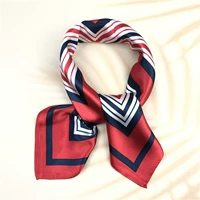 Красный и белый бар