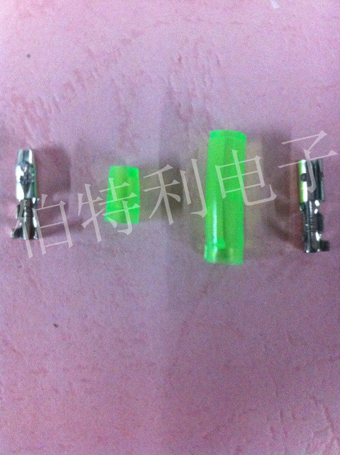 Automotive interface terminal to plug - in plug - in warhead wire connector wiring column