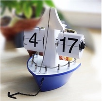Fashion and creative clocks Automatic sailing page turning clock Pirate ship Seat clock Living room table clock European wall clock