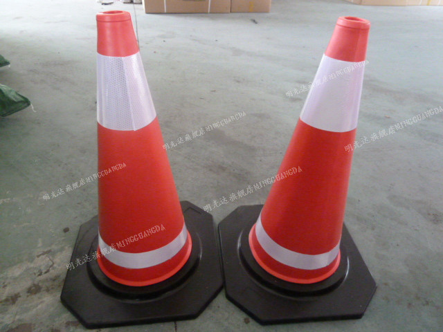 EVA Road Cone 70CM Caution Cone Foam Type Road Cone Traffic Barricade Construction Caution Red Cone Press not bad