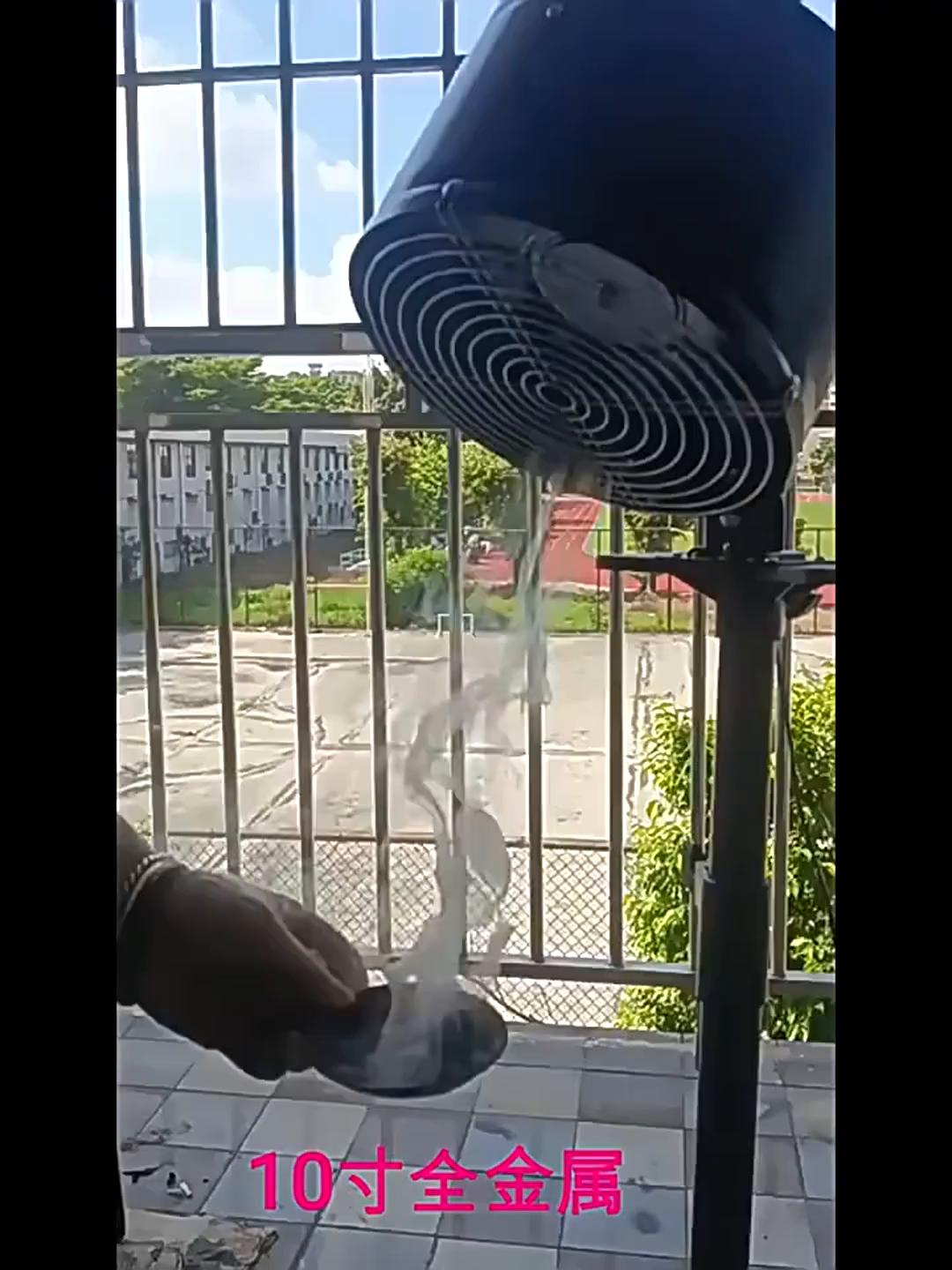 摆摊烤串被油烟呛到辞职？该台48V金属扇叶风扇竟让邻居追着问链接。