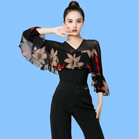 Красный цвет картин