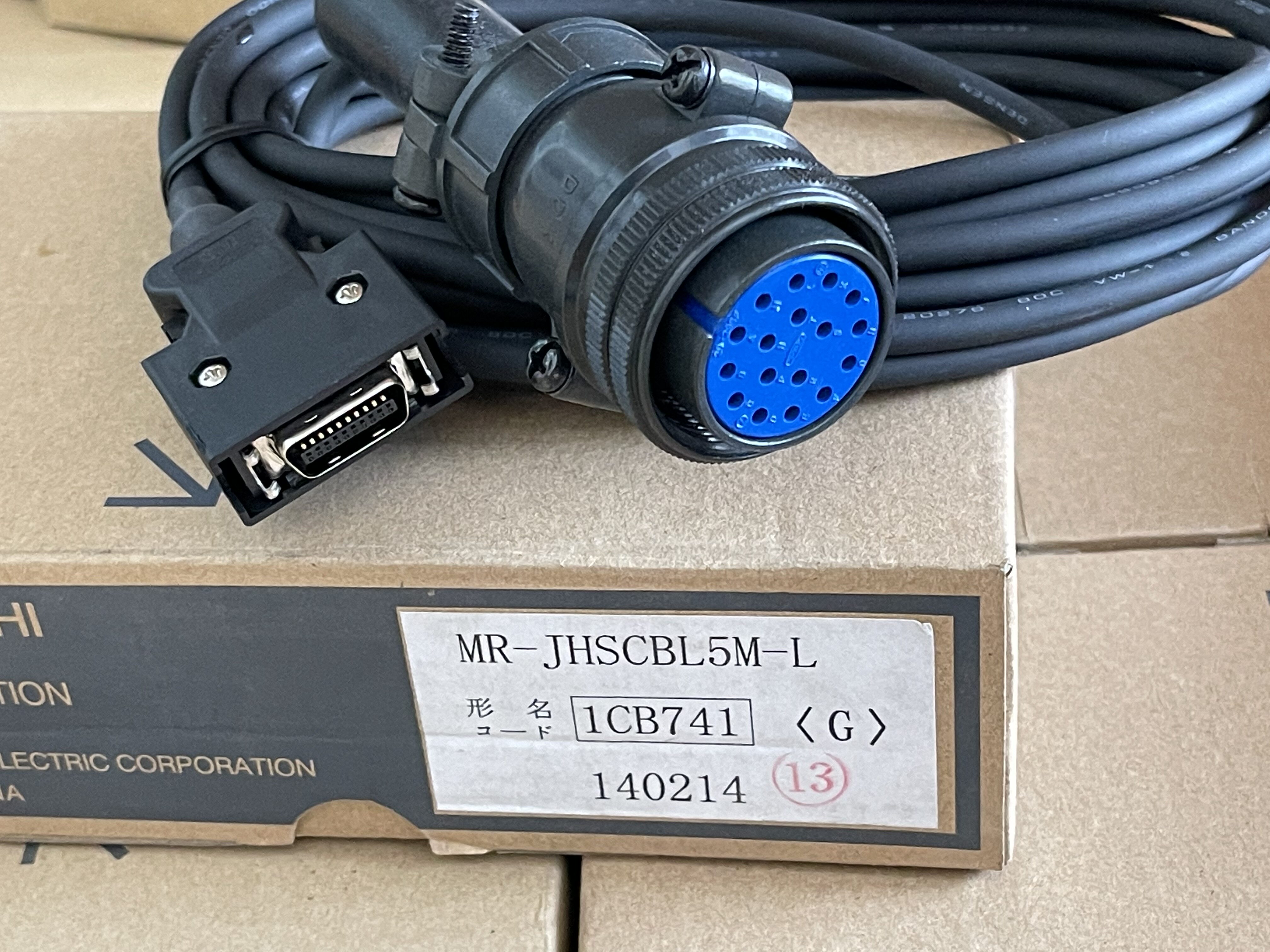 MR-J2S Servo Encoder Cable HC-SFS Motor Special MR-JHSCBL5M-L 5 m Spot