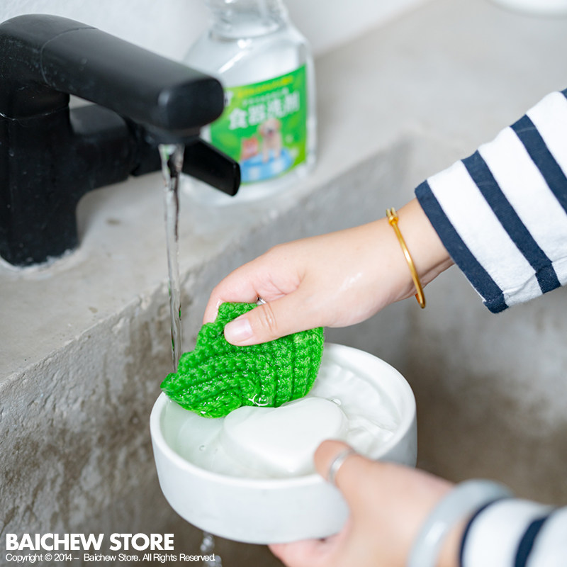 White pig shop Japan imported natural carbonated pet cats and dogs wash dishes and food basins to clean, inhibit bacteria and remove odors