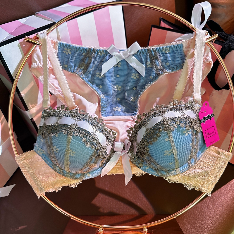 Victory Puff Japanese-Style Bowknot Girl's Lace-Trimmed Small Bust Enhancing Wireless Push-Up Bra Set Lingerie Victory Puff Japanese-Style Bowknot Girl's Lace-Trimmed Small Bust Enhancing Wireless Push-Up Bra Set Lingerie
