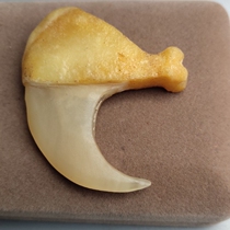 Text play miscellaneous Evil spirits Evil cow bone carving beast catch beast catch gift Resin bear tiger pendant Beast tooth gift