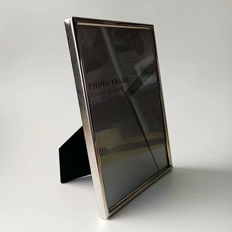 High-End Silver A4 Metal Photo Frame Award Certificate Frame Display Stand 10inch Modern Minimalist Electroplated Frame with Thin Edges