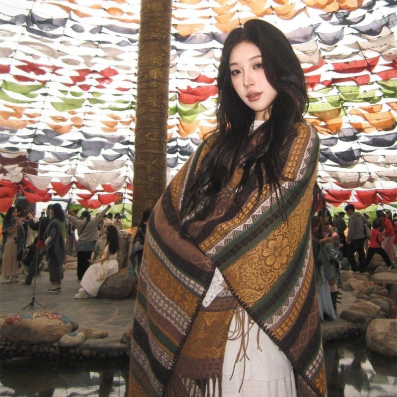 French Comma Kind Ethnic Style Yellow Travel Shawl for Women, Atmospheric Yunnan Photo Shoot Cape French Comma Kind Ethnic Style Yellow Travel Shawl for Women, Atmospheric Yunnan Photo Shoot Cape