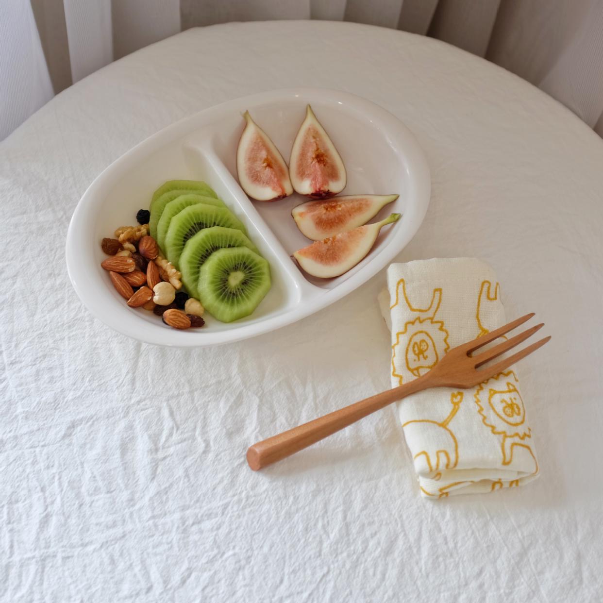 Japan imported baby divided plate children's plate high temperature microwave heating snack plate fruit snack plate