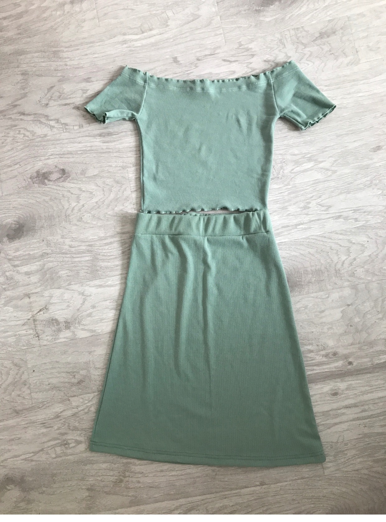 Cuối thời gian retro nhẹ nhàng trắng cao eo nửa chiều dài một dòng đầm màu xanh lá cây ren váy chân váy hoa nhí dáng dài