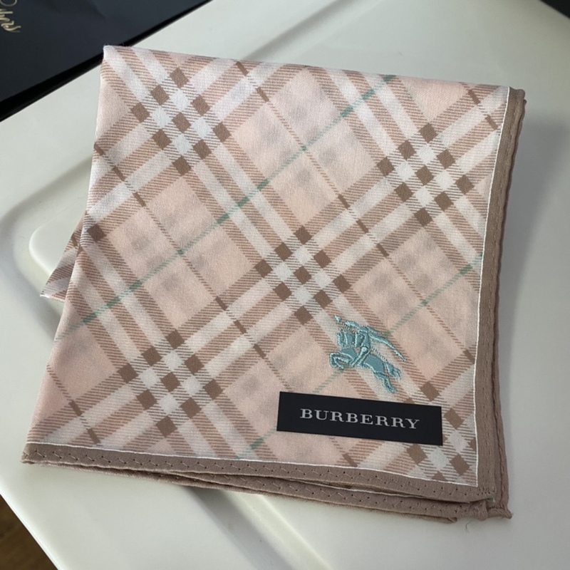 Japanese-Made Burberry Handkerchief, Small Square Scarf, Classic Checkered Pattern, Pure Cotton, Collectible, Limited Edition Japanese-Made Burberry Handkerchief, Small Square Scarf, Classic Checkered Pattern, Pure Cotton, Collectible, Limited Edition