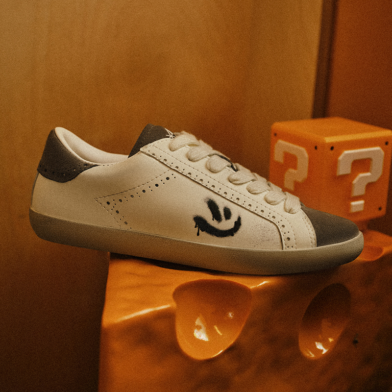 [Same Style as Song Yaxuan and Zhao Jinmai] Lestream Spring/Summer New Vintage Smiley Face Versatile Soft-Soled Casual Shoes