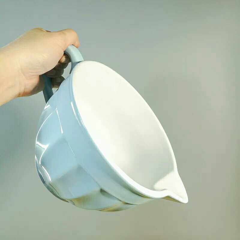 New Nordic style ceramic drainage cup baking and noodle bowl large bowl with mouth egg bowl fruit bowl drainage bowl