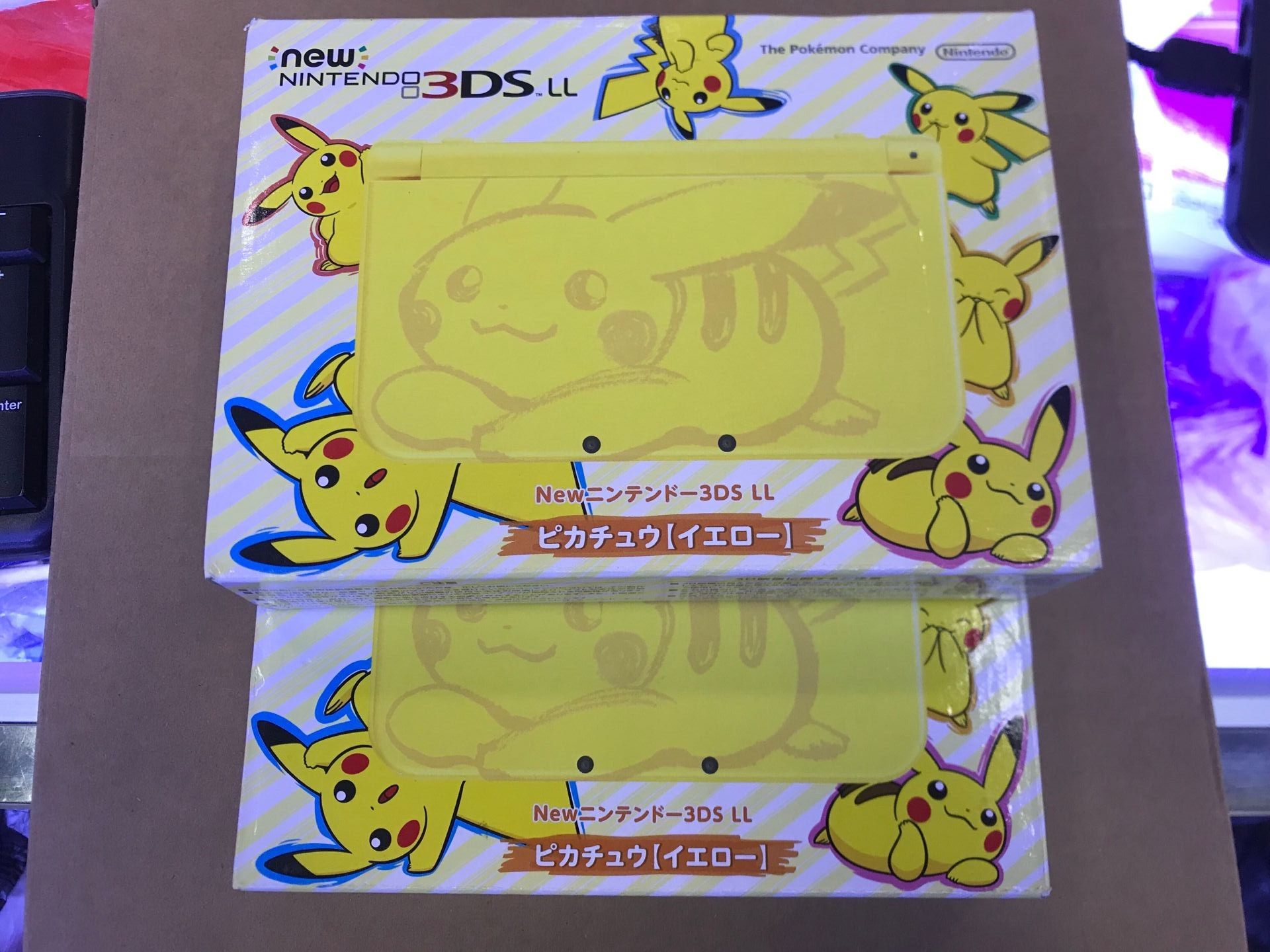 New genuine Nintendo NEW 3DSLL Pikachu genuine brand new Pikachu  