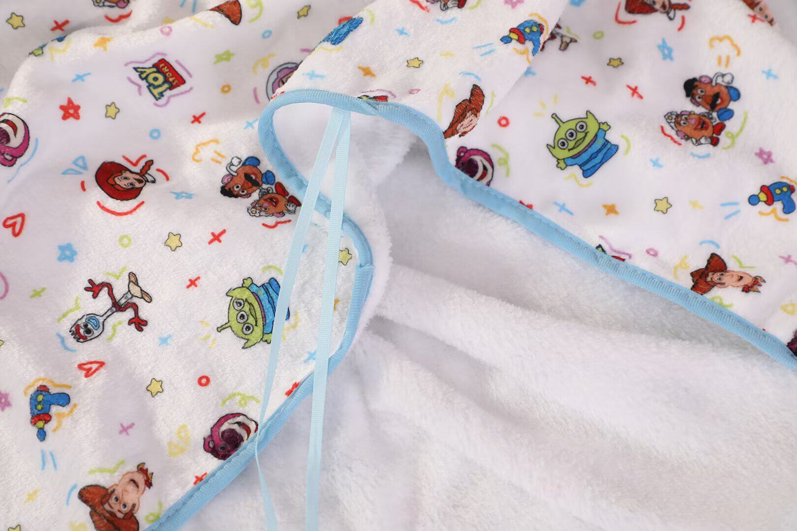 подушки-одеяла 疯狂动物城法兰绒毛毯玩具总动员午休盖塔办公室披肩学生空调毯子 Other home